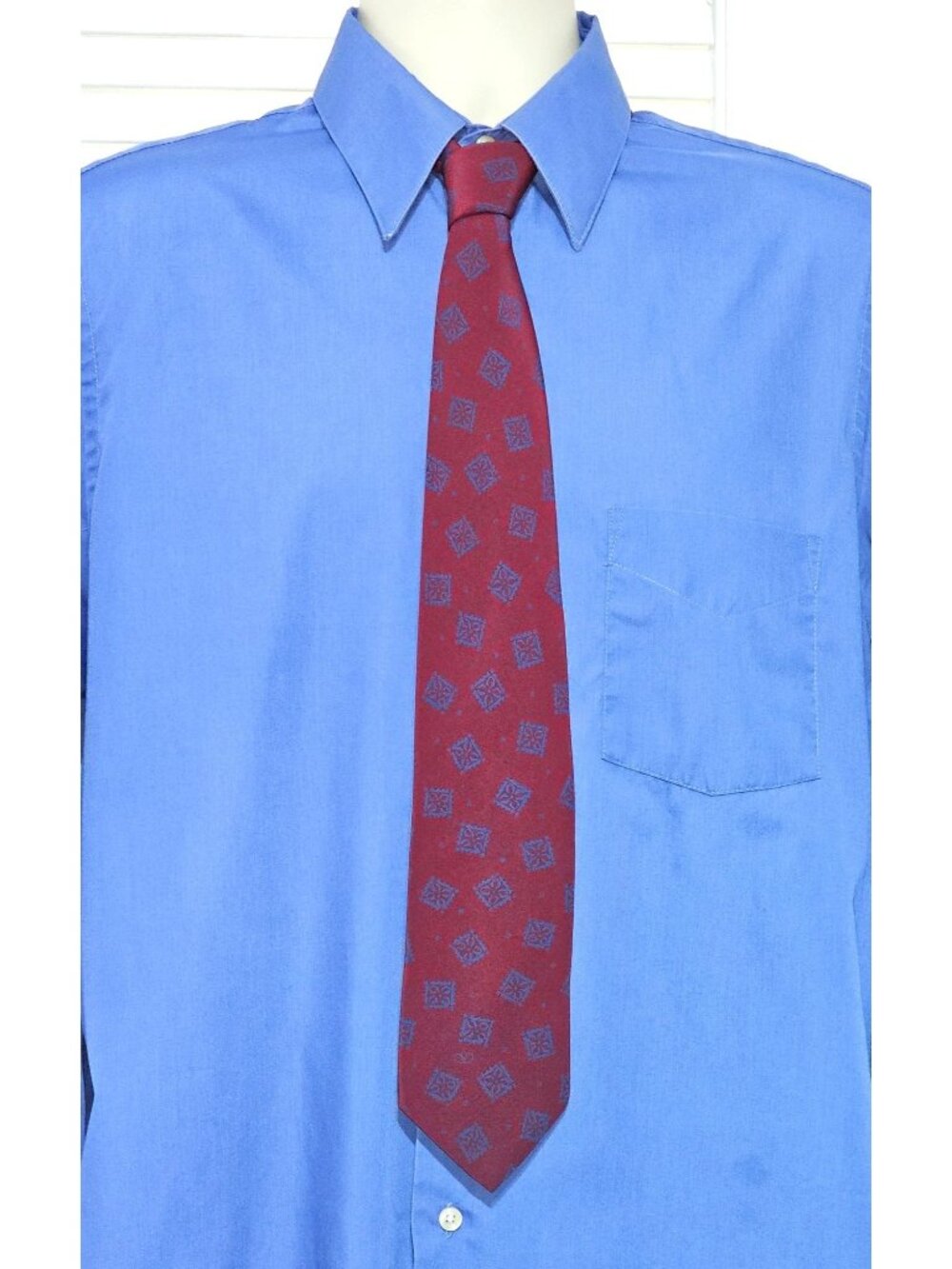 Valentino Cravatte Men's Silk Tie Red & Blue Geometric Pattern Made In Italy 248